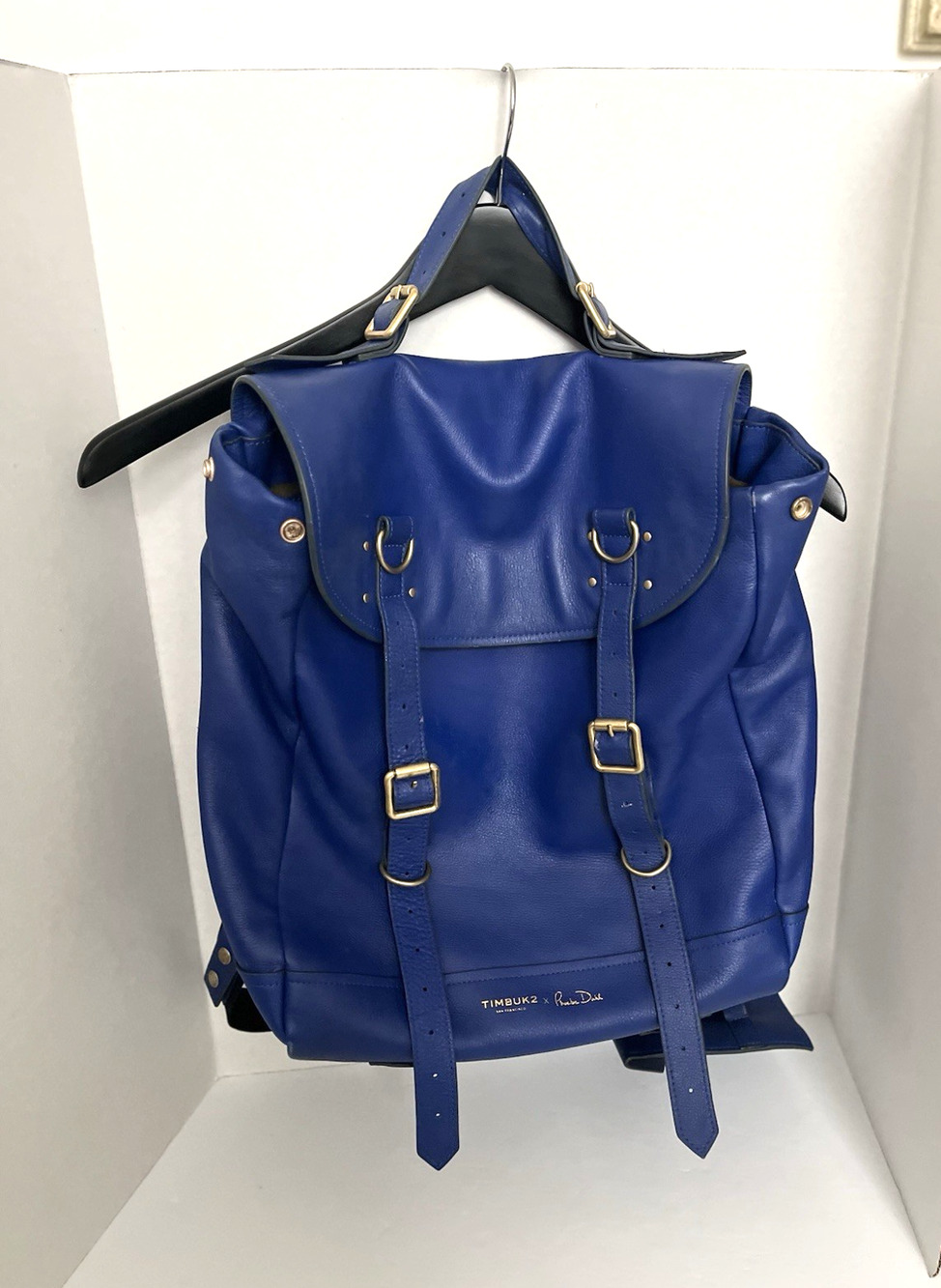 TIMBUK2 X PHOEBE DAHL JET SET CONVERTIBLE COBALT BLUE LEATHER BACKPACK